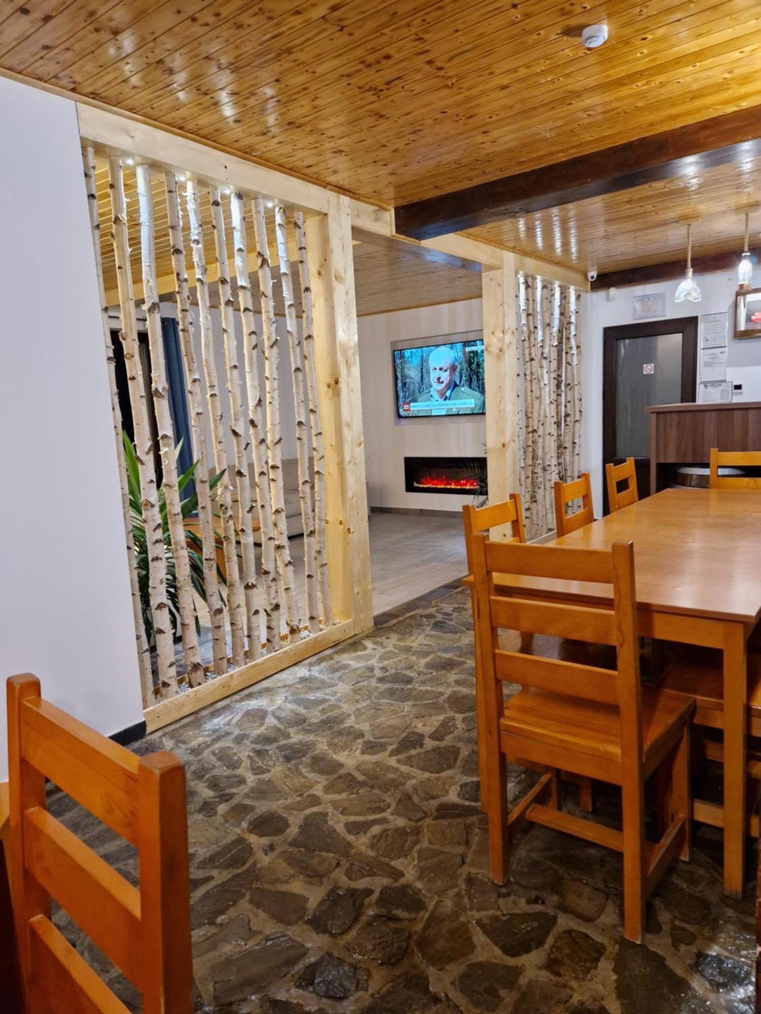 Hanul Doftana Traisteni Ngoại thất bức ảnh